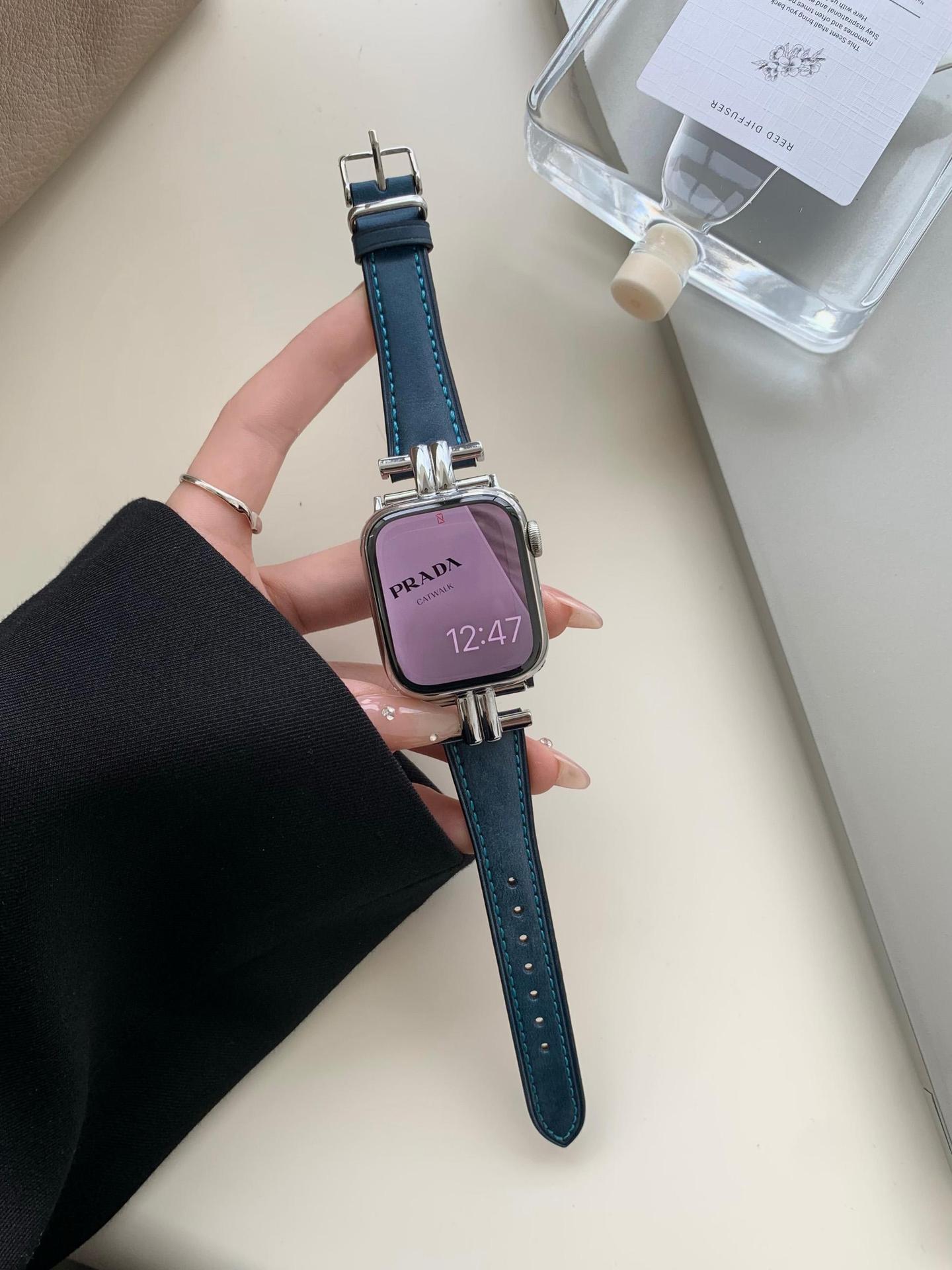 LoofFitU™ Retro Leather Metal Band – Vintage Elegance with a Modern Twist