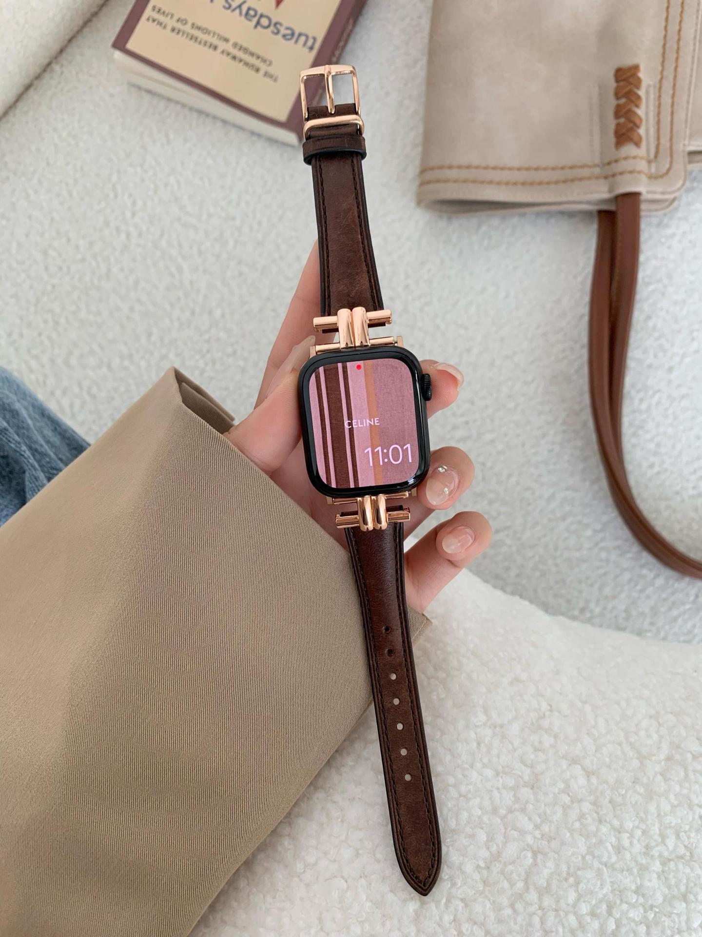 LoofFitU™ Retro Leather Metal Band – Vintage Elegance with a Modern Twist