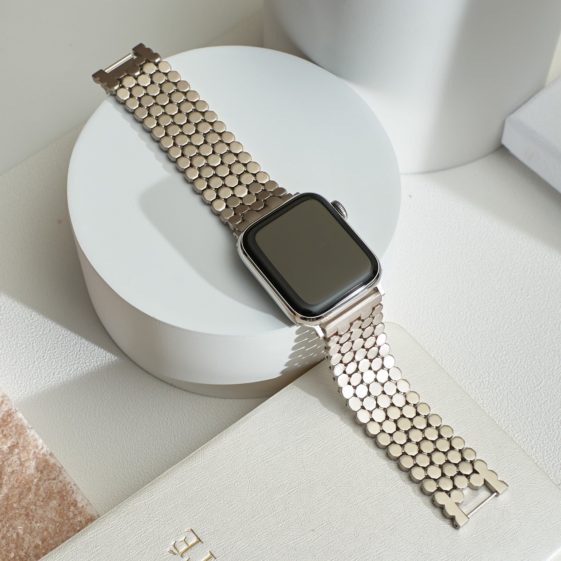 LoofFitU™ Honeycomb Stainless Steel Strap – Modern, Sleek, and Unforgettable