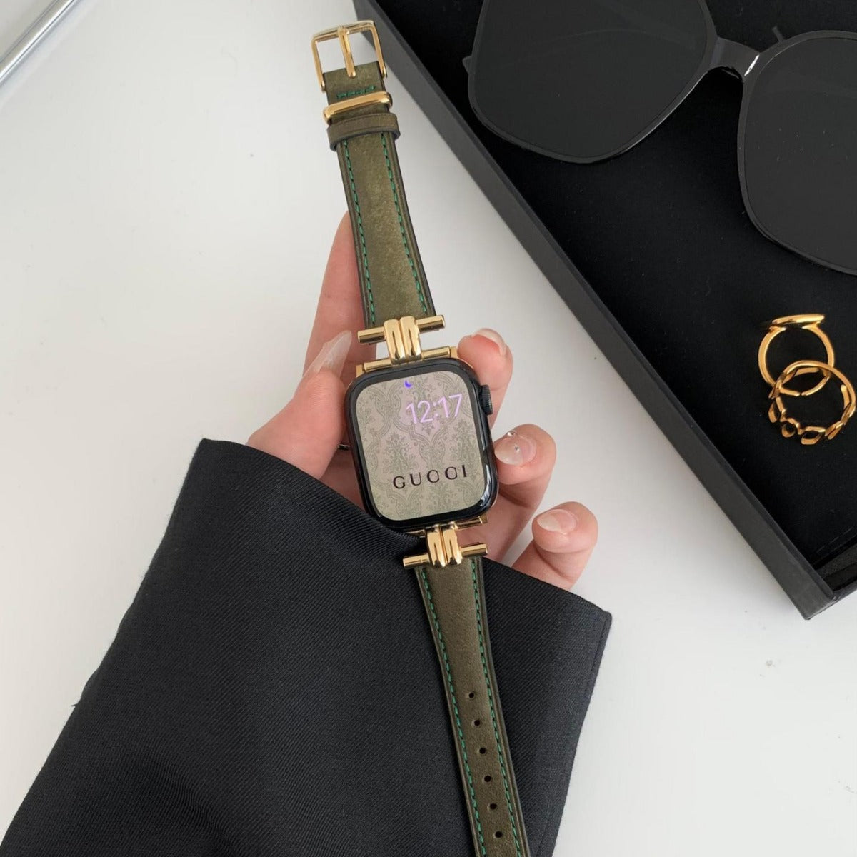 LoofFitU™ Retro Leather Metal Band – Vintage Elegance with a Modern Twist