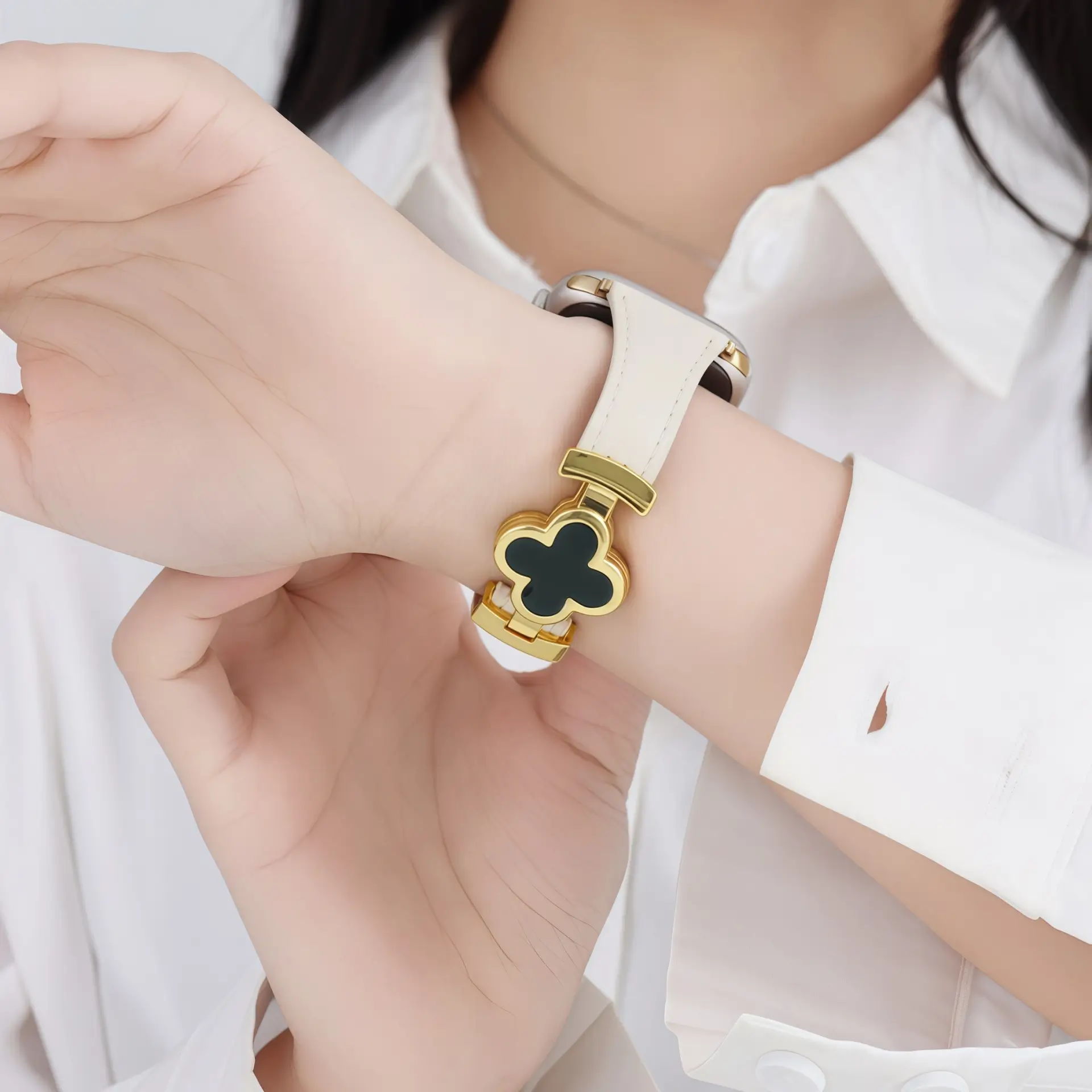 Lucky Flower Leather Strap For Apple Watch