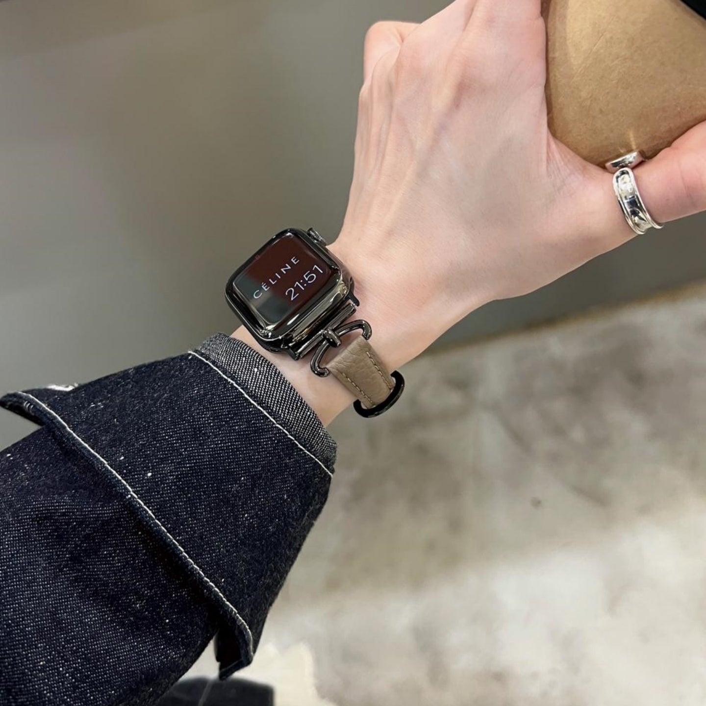 LoofFitU™ Fashion D-shape Leather Band – Sleek, Modern, and Stylish