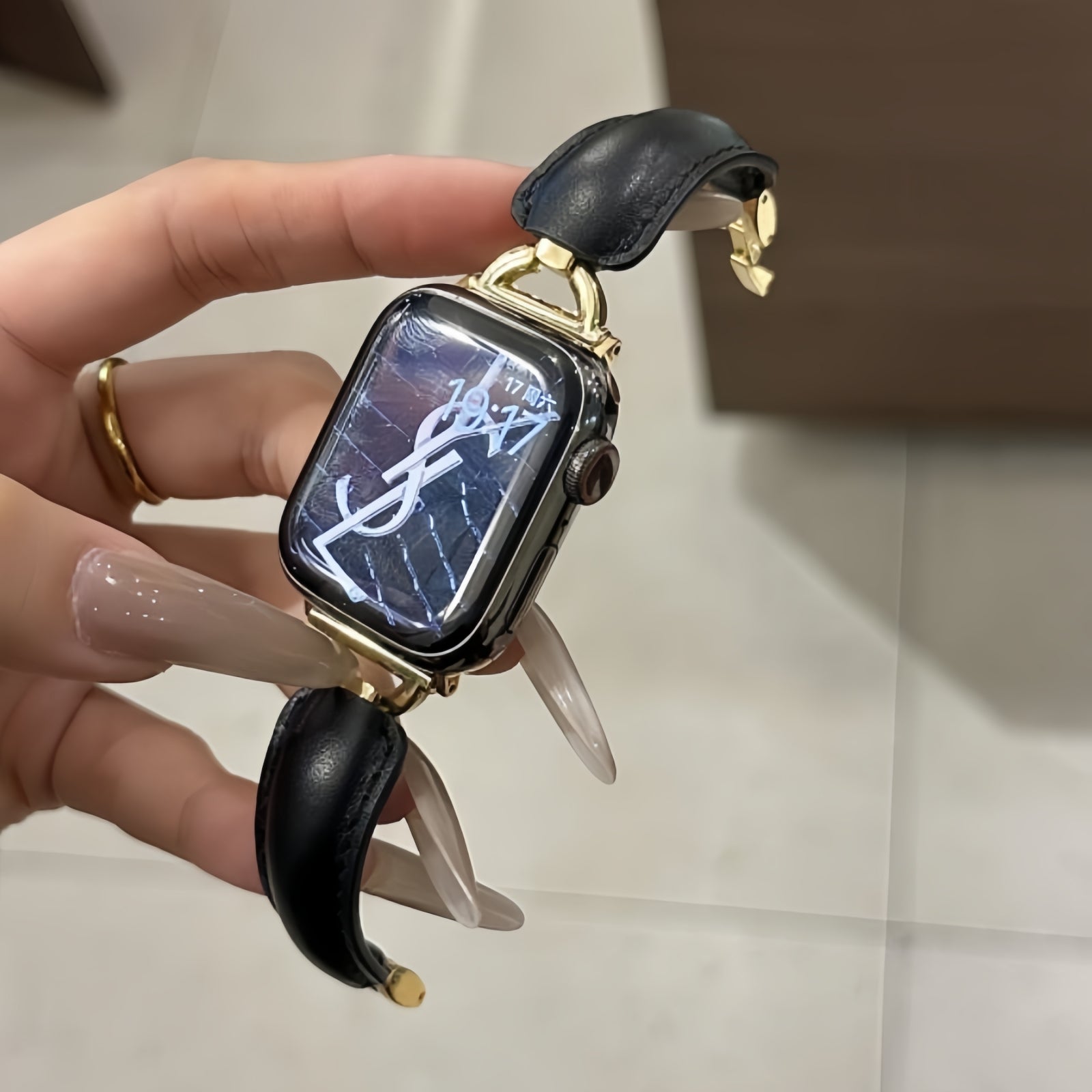 LoofFitU™ Luxe Leather-Metal Strap for Apple Watch – Elegant. Durable. Unique.