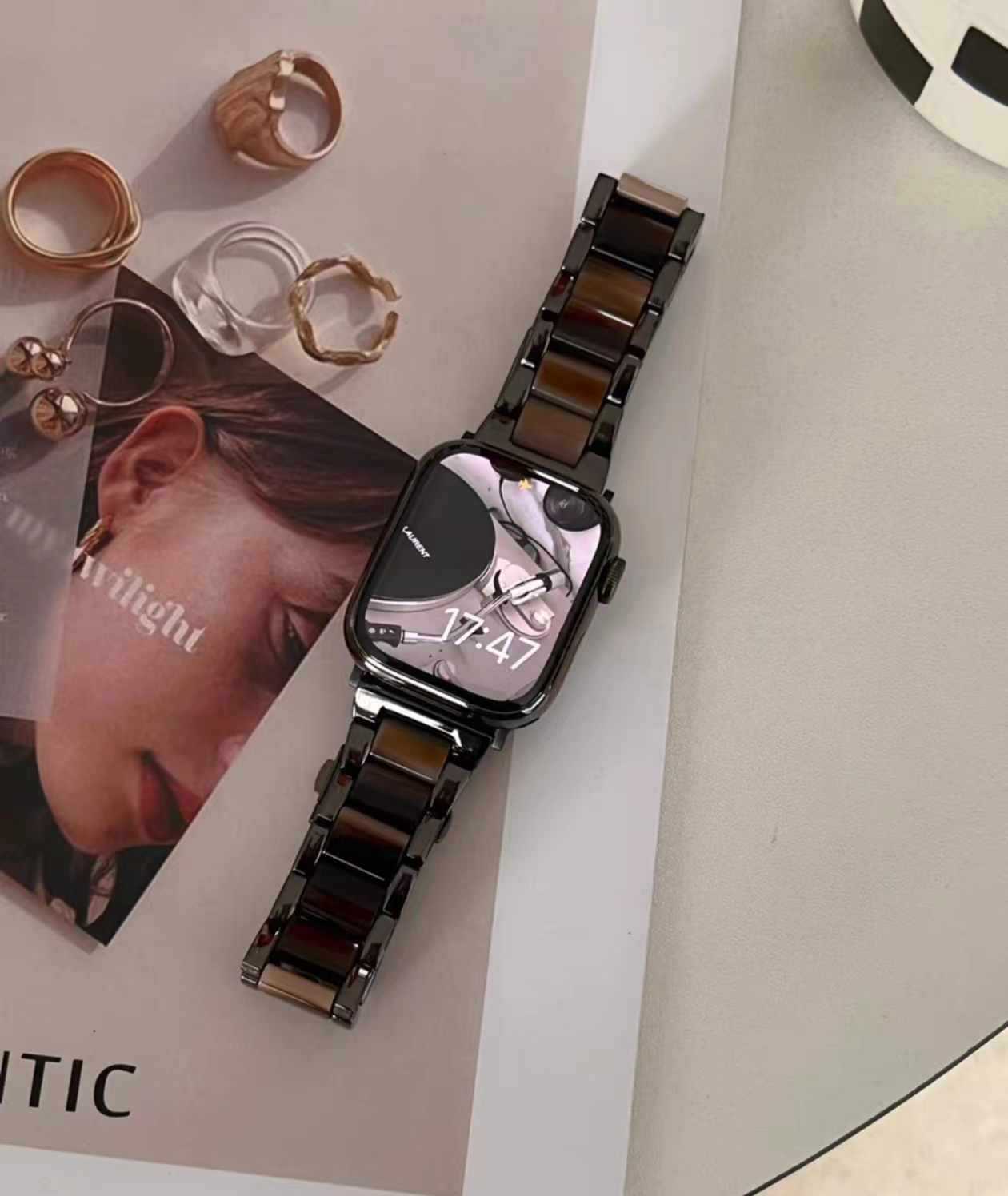 LoofFitU™ Gorgeous Resin Metal BandGorgeous Resin Metal Band