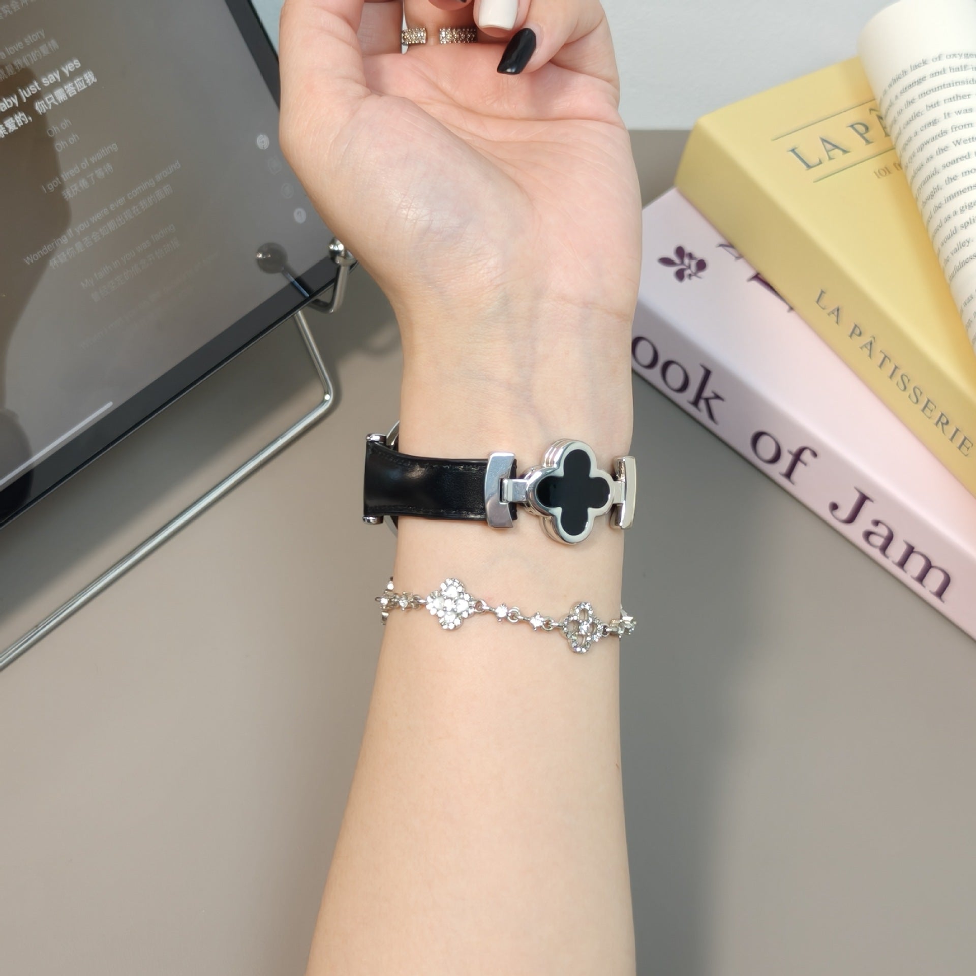 LoofFitU™  Luxury Clover Leather Strap