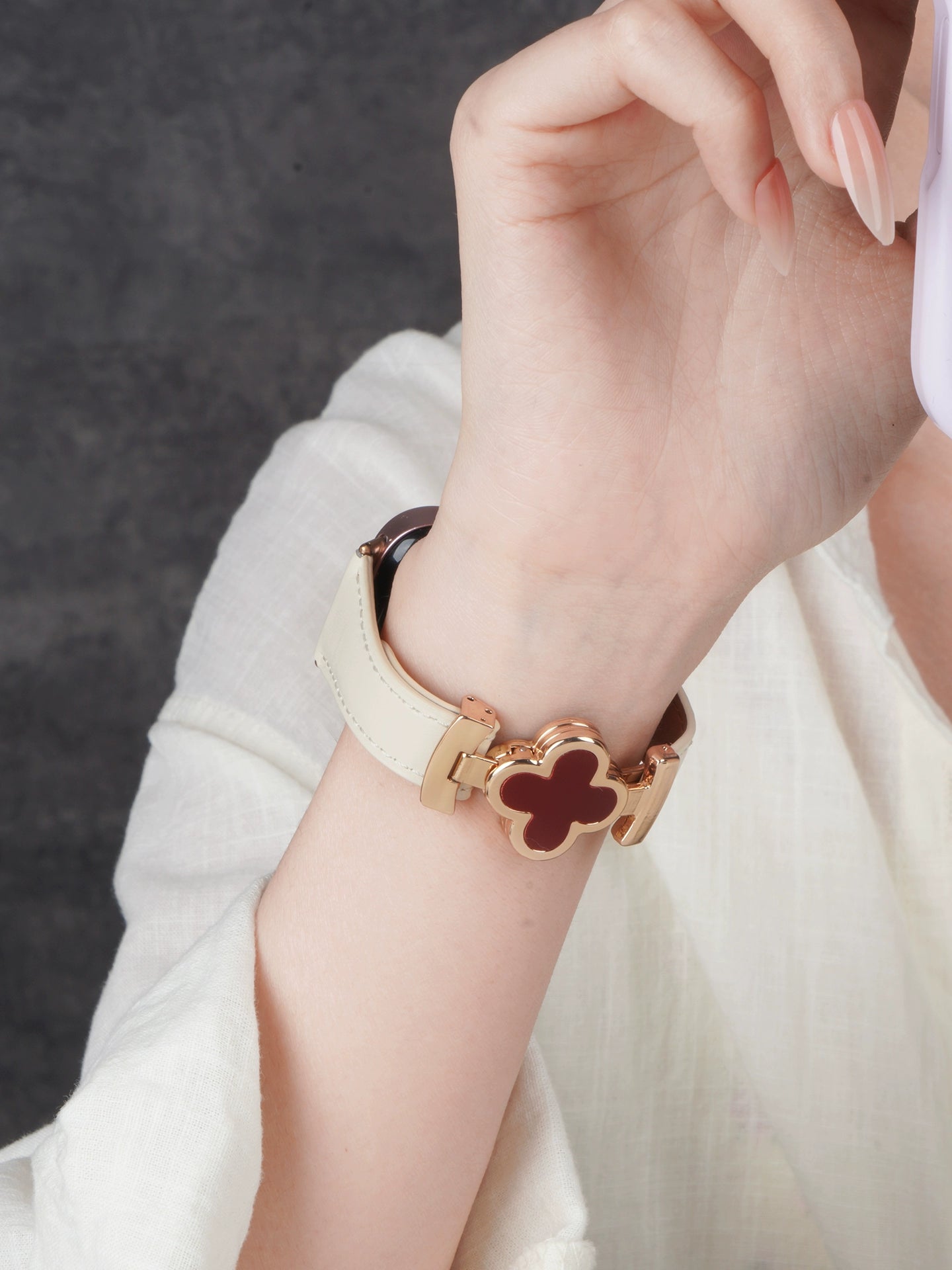 LoofFitU™  Luxury Clover Leather Strap