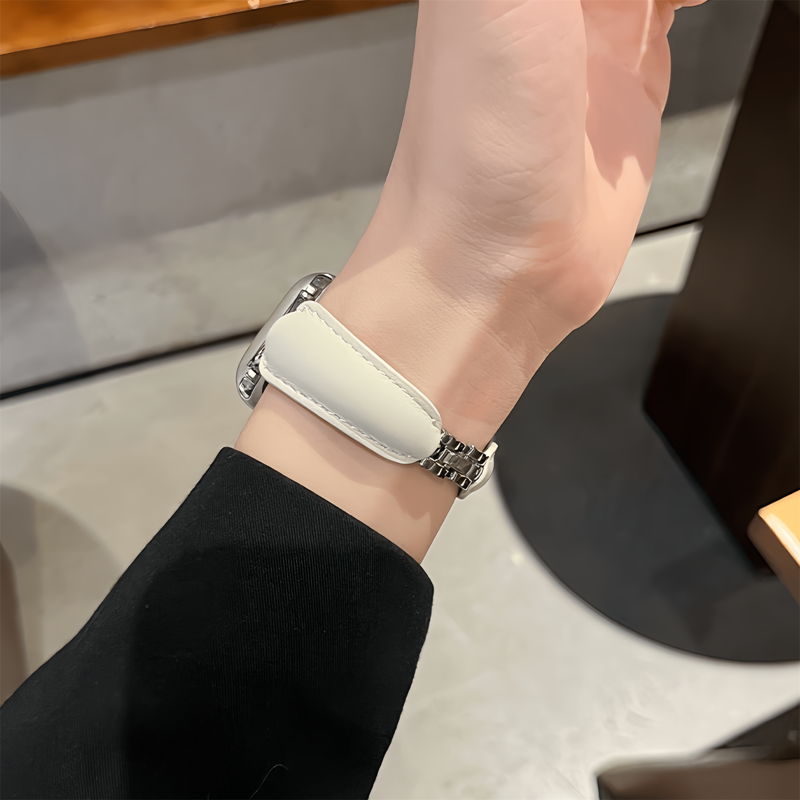 LoofFitU™ Luxe Leather-Metal Strap for Apple Watch – Elegant. Durable. Unique.