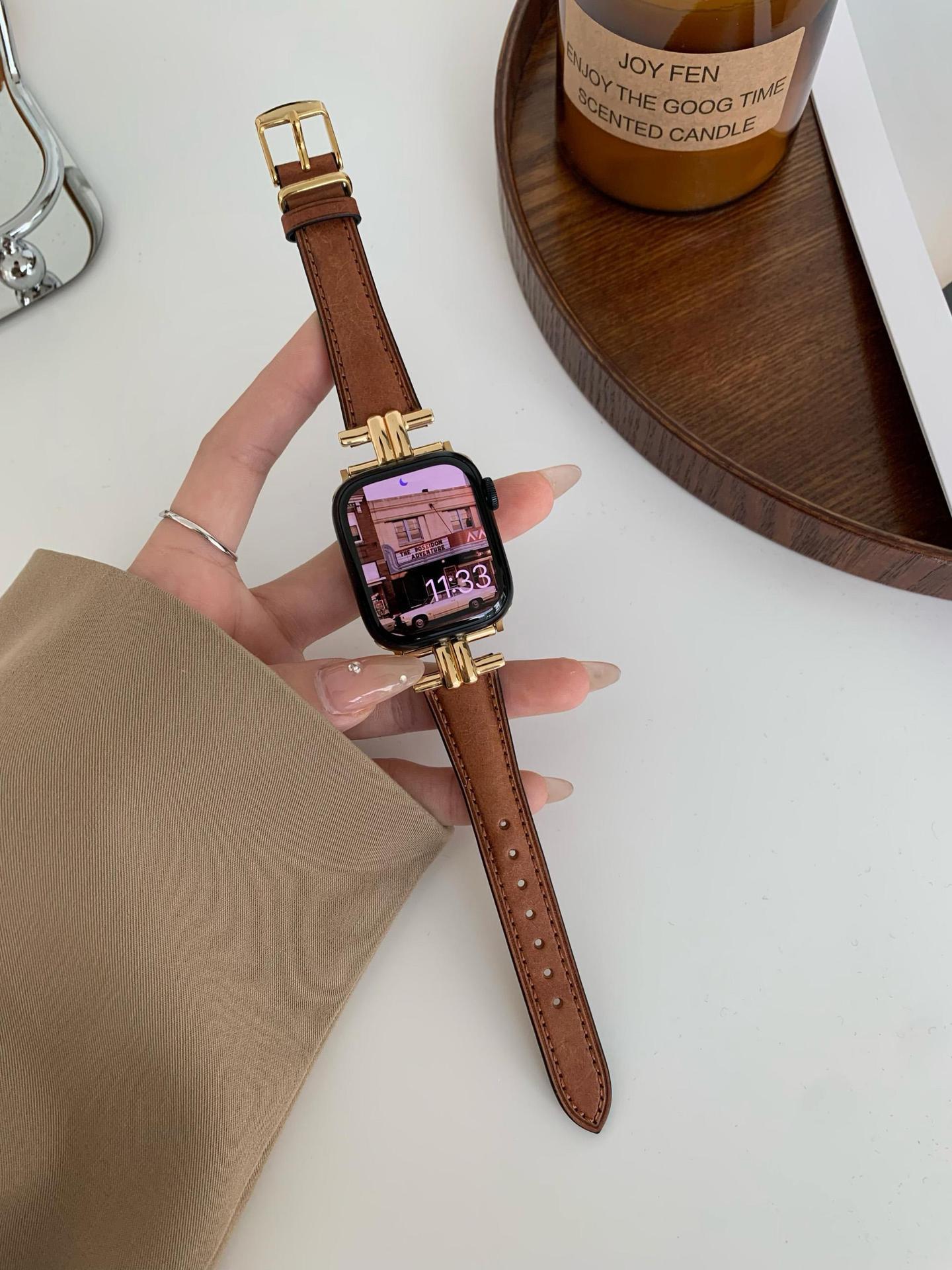 LoofFitU™ Retro Leather Metal Band – Vintage Elegance with a Modern Twist