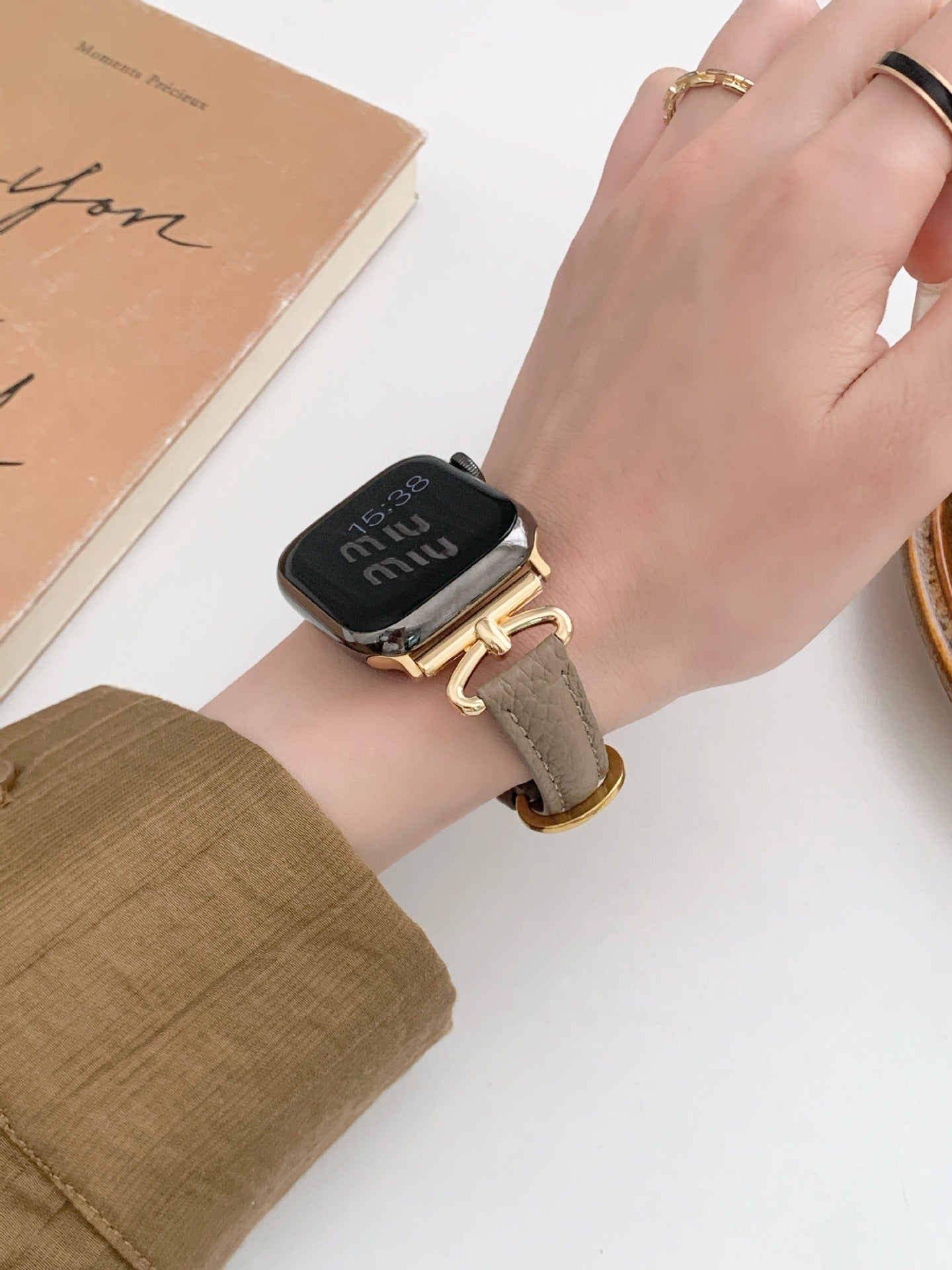 LoofFitU™ Fashion D-shape Leather Band – Sleek, Modern, and Stylish